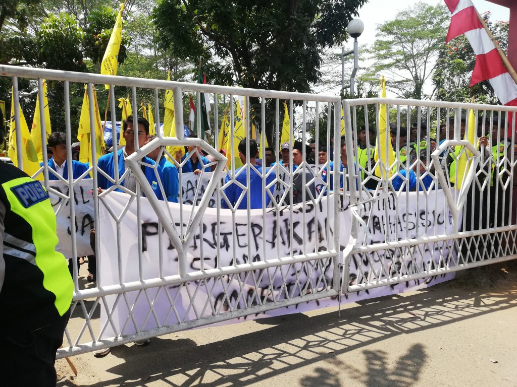 Unjuk Rasa Damai PMII Banjar di Martapura