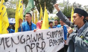 Unjuk Rasa Damai PMII Banjar di DPRD Banjar