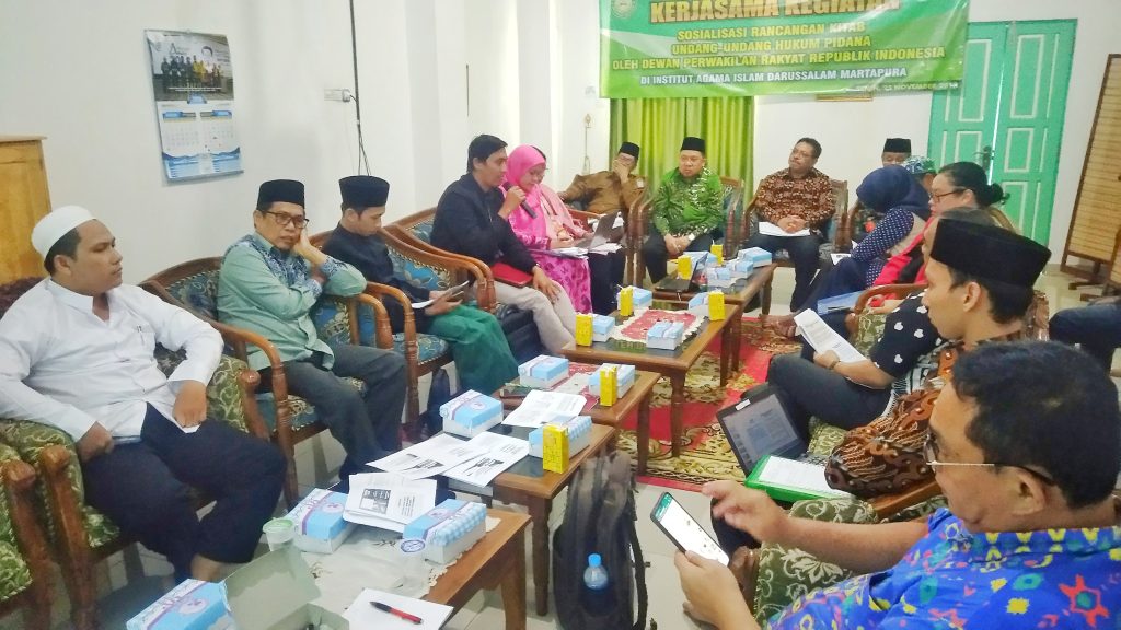 Sosialisasi RKHUP DPR RI Dengan Institut Agama Islam Darussalam Martapura