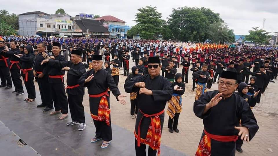 Pertunjukan 5000 Pesilat Kuntau di Puncak Hari Jadi Kabupaten Tabalong Ke-54