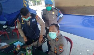 Layanan Kesehatan Bidokkes Polres Banjar di Posko PSBB