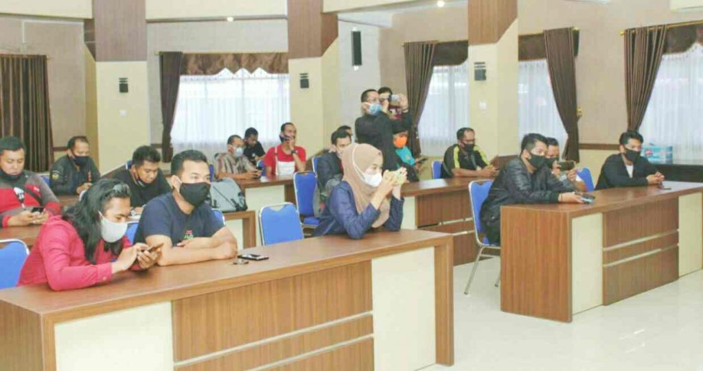 Awak Media Mengikuti Konferensi Pers Polres Banjar