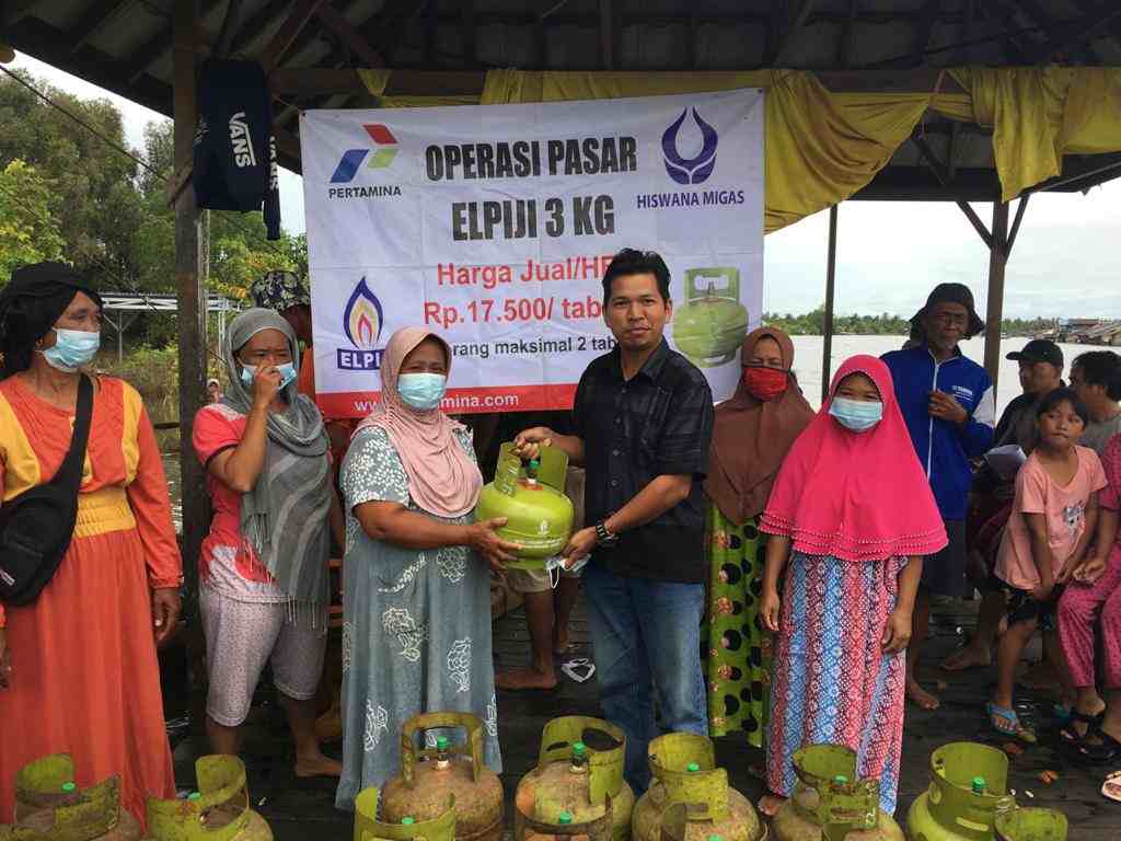 Operasi pasar Gas LPG 3 Kg Untuk Korban Banjir Di Sungai Tabuk 