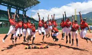 Tim Softball Putri Papua Rayakan Kemenangan Di PON XX Papua.