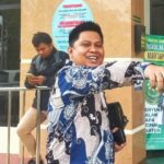 Keterangan foto : Isrof Parhani penasehat hukum dari Syahrian.