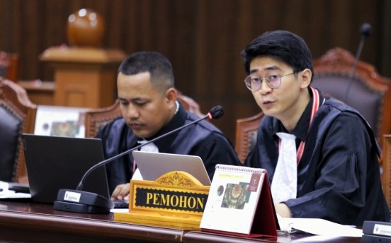 Muhamad Raziv Barokah saat bersidang di MK (Foto Dok Istimewa).