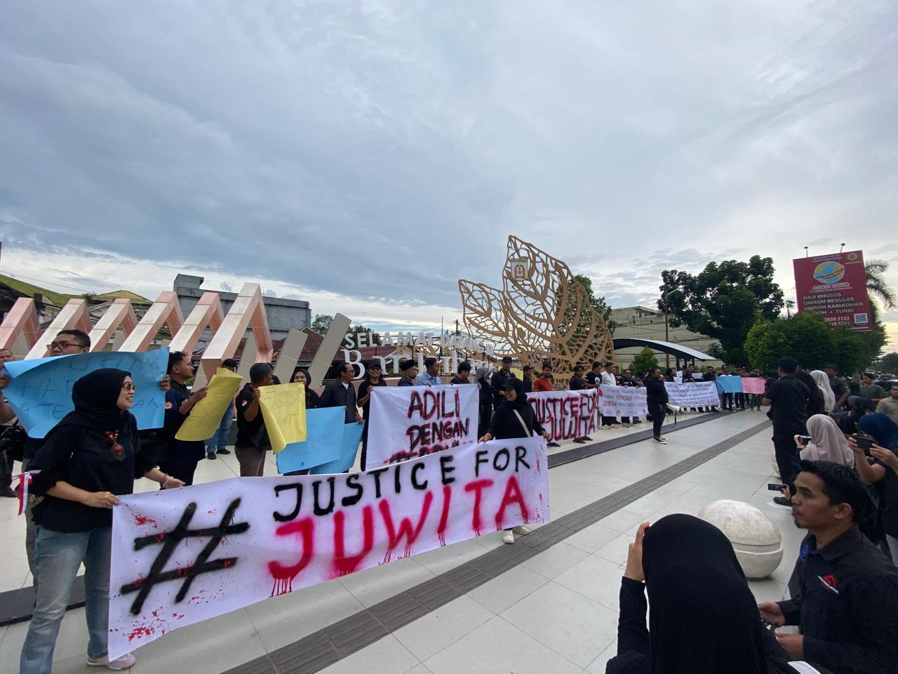 Gema Solidaritas, Jurnalis dan Mahasiswa Bersatu Tuntut Hukuman Berat bagi Pembunuh Juwita!