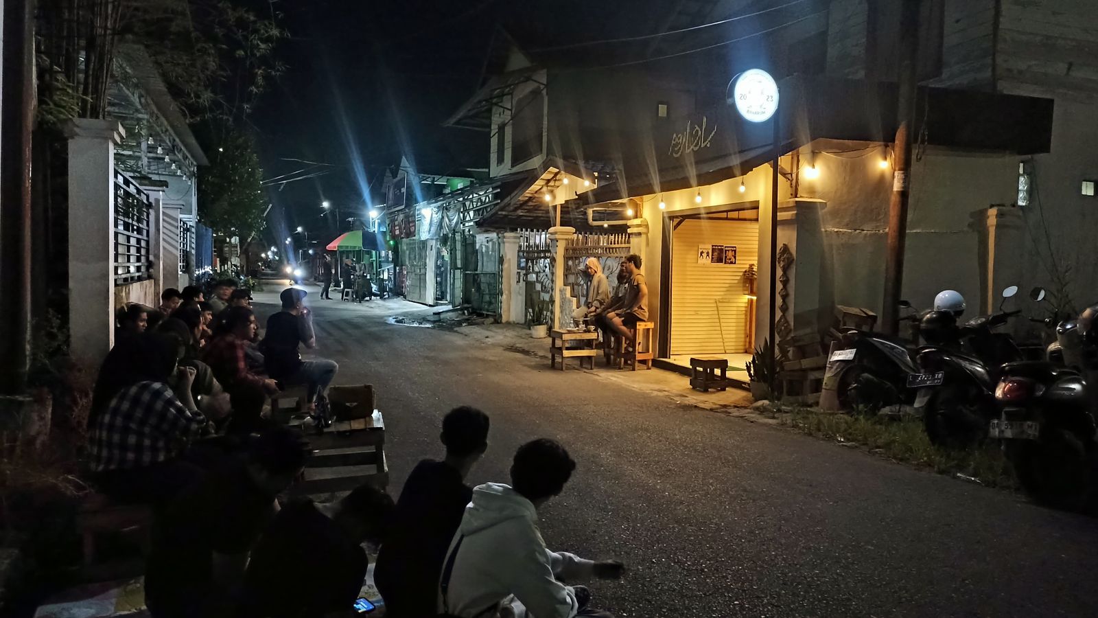 Baharum Coffee: Hadirkan Ruang Diskusi dengan Nuansa Pinggir Jalan di Banjarmasin