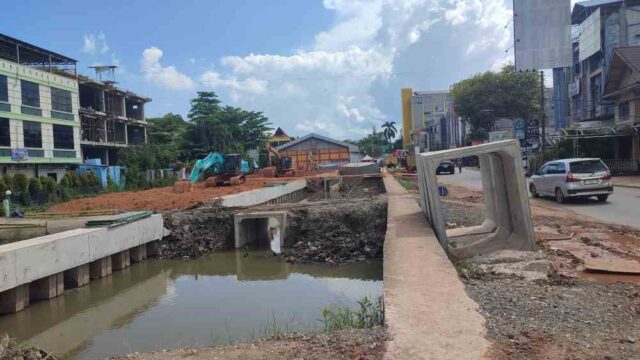 Pelaksanaan Proyek Revitalisasi Sungai Veteran Dinilai Belum Transparan