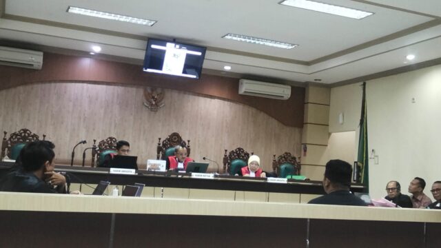 memberikan kesaksiannya di hadapan majelis hakim Pengadilan Tipikor Banjarmasin. (Foto: Istimewa)